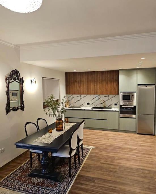 Novi'S Luxury Apartment 2 Gjirokastër المظهر الخارجي الصورة