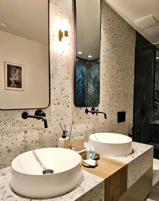 Novi'S Luxury Apartment 2 Gjirokastër المظهر الخارجي الصورة