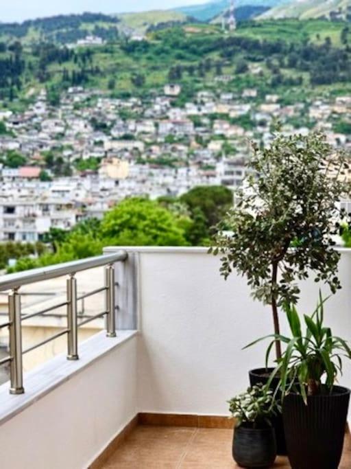 Novi'S Luxury Apartment 2 Gjirokastër المظهر الخارجي الصورة